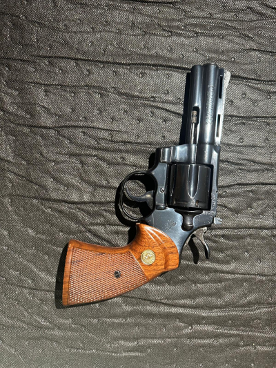 Colt Python 1981.g. 357Mag. blued 4″-1